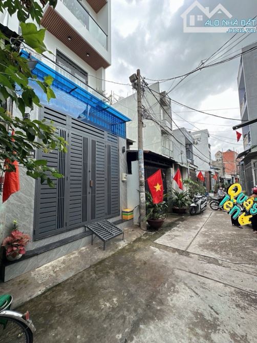 NHÀ BÌNH TÂN,SÁT TÊN LỬA,HẺM XE HƠI 4 TẦNG,68M2(4×17)CHỈ 5.6 TỶ - 1