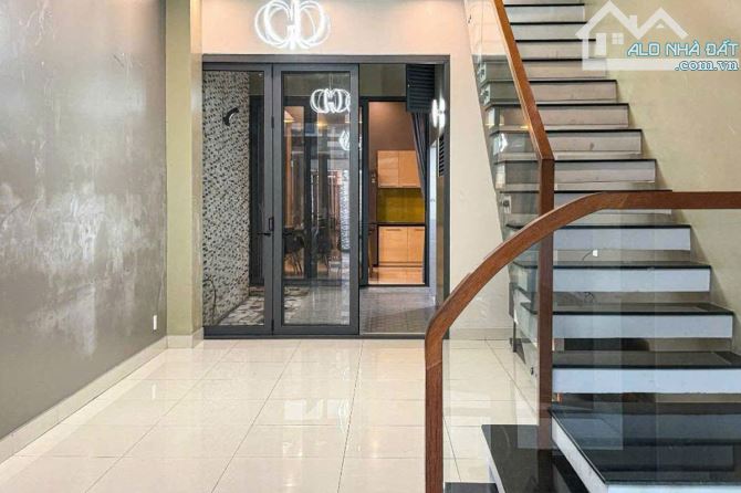 Bán nhà hẻm, Đông Hưng Thuận 5, Quận 12, 114.1 m² (4.2m x 25m), 3 tầng - Giá 6.8 tỷ TL - 1