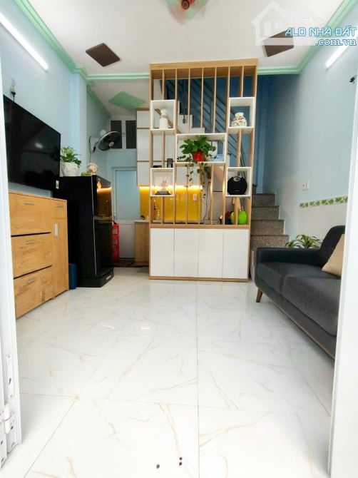 CÁCH 2 CĂN RA MẶT 💵 ĐOÀN VĂN BƠ - HẺM TRƯỚC NHÀ 8m - KHU DC HIỆN HỮU KHÔNG QH - 1
