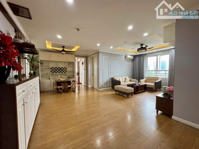 Chung cư Nguyễn Chí Thanh, 120m, 3ngủ 2wc, Nhà đẹp ở ngay, Nội thất cao cấp, Sổ chính chủ - 1
