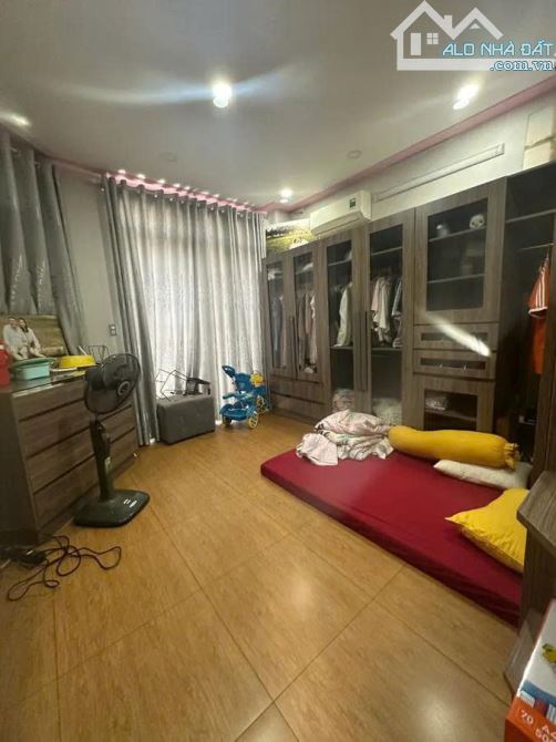 Bán Nhà Trần Thái Tông Cầu Giấy Gàn ĐH Quốc Gia 54m 5 Tầng. Giá 10.5 Tỷ - 1
