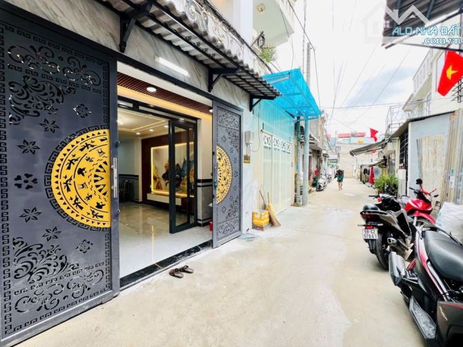 BÁN NHÀ ĐẸP LUNG LINH TÂN THỚI HIỆP QUẬN 12, HẺM XE TẢI, DT 45M² (4.5x11), 2 TẦNG, GIÁ RẺ - 1