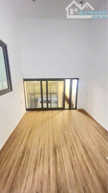 Cho thuê nhà  Nguyễn Đức Cảnh , 3 tầng - 1