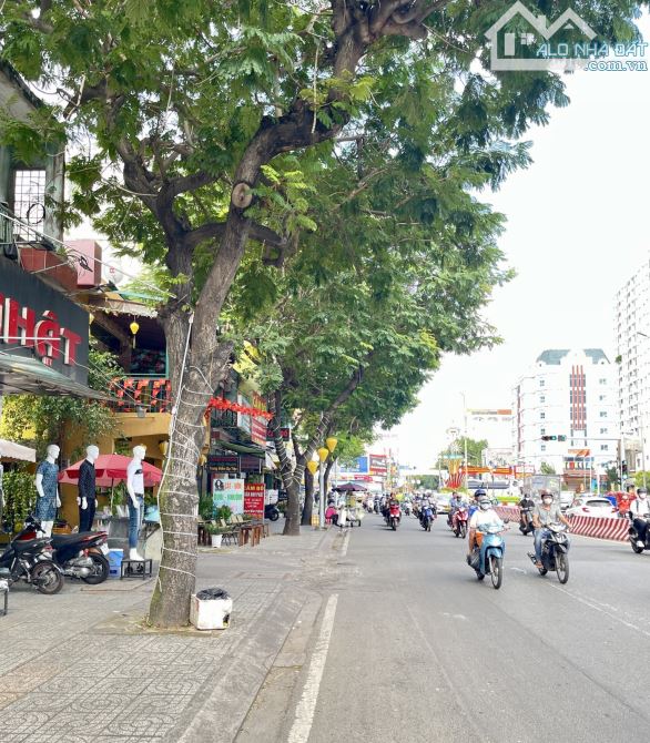 CỰC PHẨM QUẬN 11 -  NGAY VÒNG XOAY HOÀ BÌNH - NHÀ ĐẸP 2 TẦNG, CHỈ HƠN 4 TỶ - 1