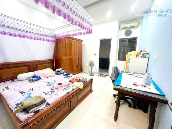 Quang Trung Gò Vấp - Xe Hơi Tránh - Gara ô tô - 66m2, 6 ngủ - Kế chợ Hạnh Thông Tây - Giá - 1