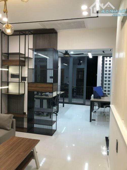 Bán nhà Thủ Đức, đường Số 3, 97m2, 4 tầng, 4PN, SH, giá 12.8 tỷ. LH: - 1