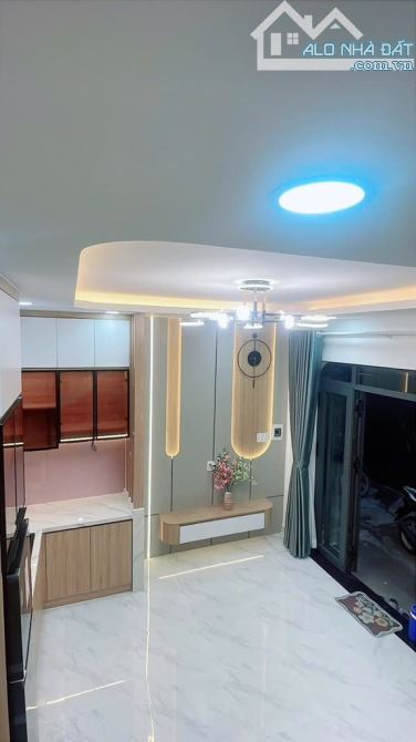 SIÊU PHẨM - SÁT QUẬN 1 - Chủ cần sang tên gấp nhà đường Lê Văn Duyệt phường 1 BT chỉ 5,9tỷ - 1