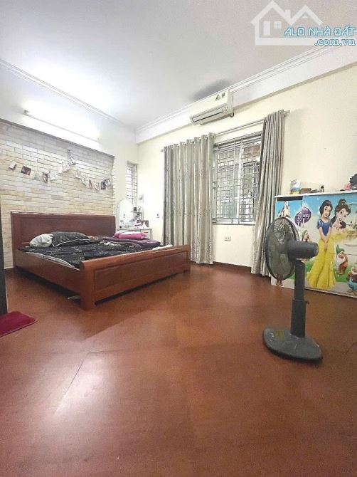 Bán Nhà Dân Xây Mới Hoàng Hoa Thám Trung Tâm Ba Đình DT 35m2×5Tầng Cách Lăng Bác 500m - 1