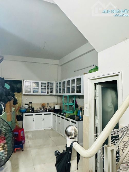 Nhà MT giáp Phan Đăng Lưu- Gần Q1 - dưới 200tr/m2 - 4 PN - MT KD - xây cao tầng - 1