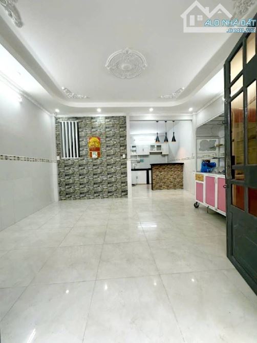 Bán nhà khu gần khu Tên Lửa, 5X8M, 2 tầng, Hẻm xe hơi 5m. - 1