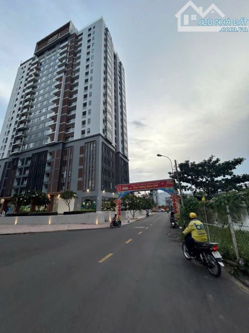 Bán nhà trọ 2 tầng, Nguyễn Văn Linh - 130m2 - Ngang 6.5m - Dòng tiền ổn định. 11,799 tỷ - 2