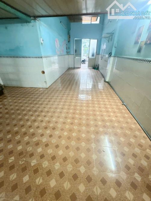 SÁT MẶT TIỀN XE HƠI Q4 DIỆN TÍCH 57 M2 CÓ 70 TRIỆU M2 - 2