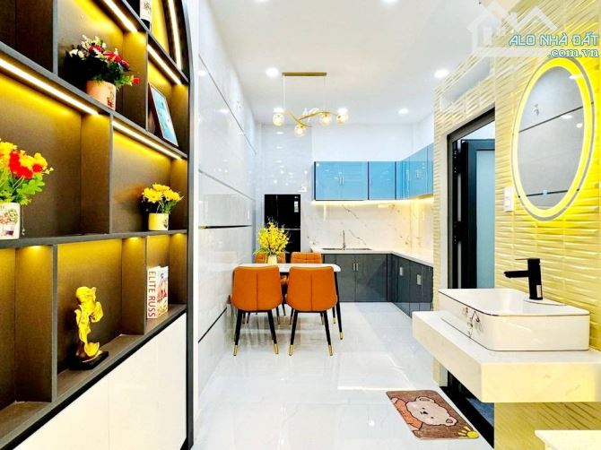 Cô ba ngộp ngân hàng cần bán gấp nhà Sư Vạn Hạnh Quận 10 - 2