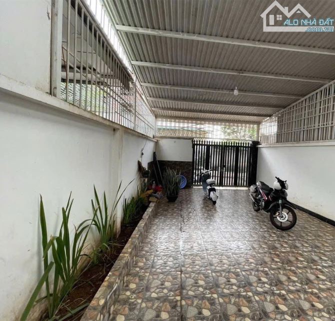 NHÀ 1 MÊ KIÊN CÔ HẺM NGUYỄN KHUYẾN: GIÁ 5,4 tỷ - 2