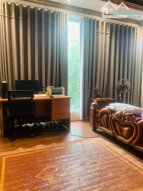 Bán nhà MP Bà Triệu - Thanh Hoá 80m2, 2 tầng kinh doanh, vỉa hè thoáng - Giá 9 tỷ - 2
