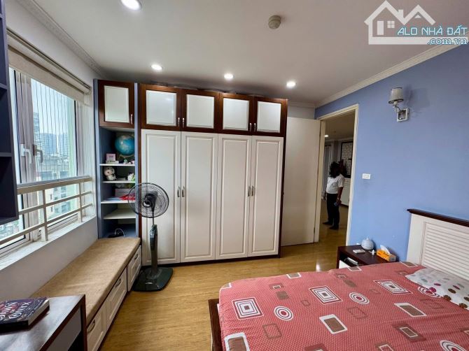 Chung cư Nguyễn Chí Thanh, 120m, 3ngủ 2wc, Nhà đẹp ở ngay, Nội thất cao cấp, Sổ chính chủ - 2