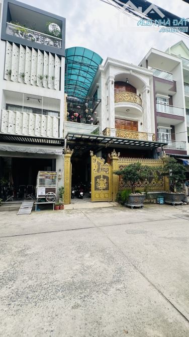 BIỆT THỰ PHONG CÁCH CHÂU ÂU- GIÁP TÂN PHÚ- NGANG GẦN 9M - 2