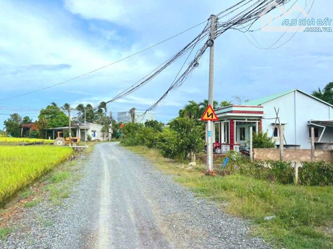 Hàng thơm, 150m2 đất thổ cư view kênh cực đẹp chỉ 420tr - 2