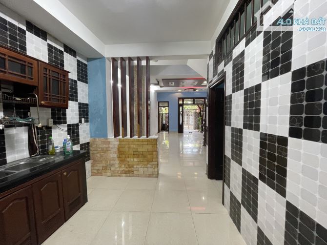 Bán Nhà MT 5.5m Gần Bãi Tắm Sơn Trà, 3 Tầng, 104m2( 5.4x19) chỉ 10.x tỷ - 2