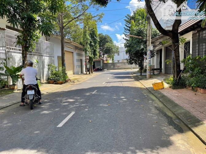 🇻🇳 Bán nhà 1 mê mặt tiền kinh doanh đường Phó Đức Chính, P Tân Tiến - 2