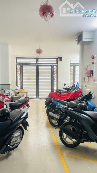 Giảm 5 Tỷ Bán toà CHDV Tân Hương, 5 tầng, 30phòng, thang máy dòng tiền 170tr/ tháng - 2