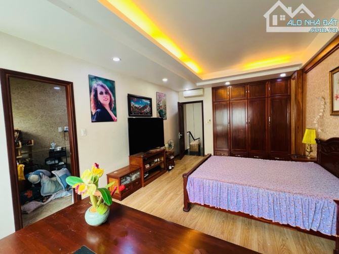 V.IP BTHƯ MINI . 4TÂNG BTCT. 120M2 (120M2) SỔ VUÔNG. 5PN . 6WC . FULL NỘI THẤT . - 2