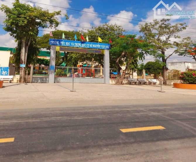 Hàng Vip, 1000m2 đất thổ 20 x50m, View Kênh, Chợ Bình Lãng, 2.5 tỷ - 2