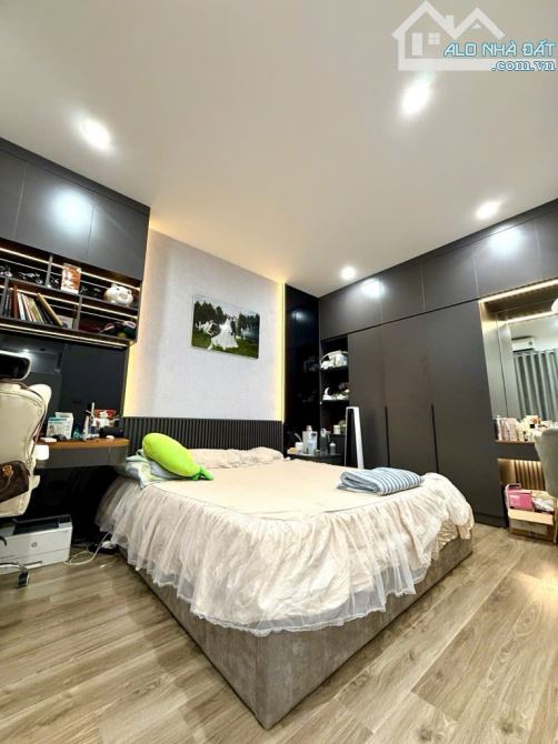 NHÀ ĐẸP- PHÚ DIÊN- 6  TẦNG- GÀN  30M Ô TÔ- GIÁ HƠN 7  TỶ- 4PN THOÁNG - 2