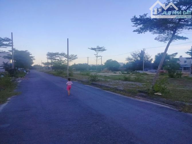 📌📌📌LÀM VIỆC TRỰC TIẾP GIÁ TỐT !!!Bán lô đất mặt tiền khu đô thị 7b - 2