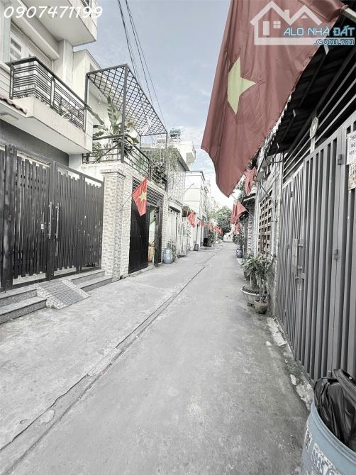🔥 SIÊU PHẨM NHÀ ĐẸP NGUYÊN CĂN – QUẬN 12 – SỔ HỒNG RIÊNG 🔥 Hẻm xe hơi - 2