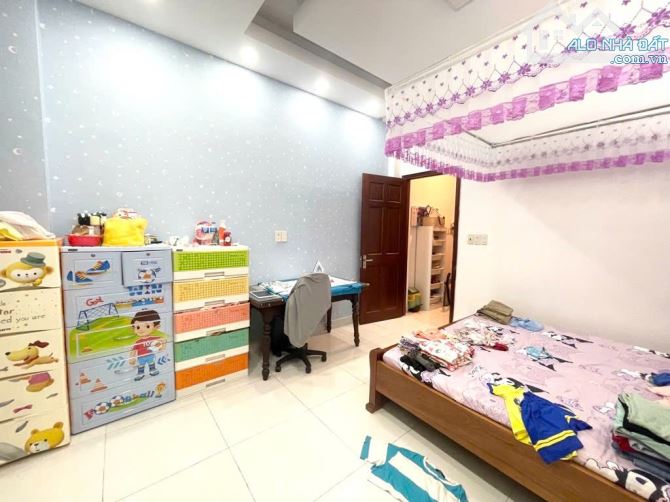 Quang Trung Gò Vấp - Xe Hơi Tránh - Gara ô tô - 66m2, 6 ngủ - Kế chợ Hạnh Thông Tây - Giá - 2