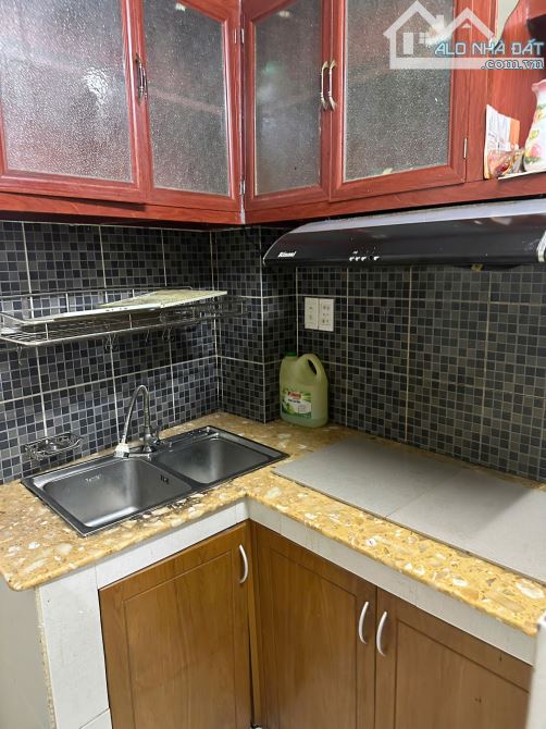 TRẦN BÌNH TRỌNG P5 BÌNH THẠNH NHÀ 3 TẦNG CÁCH MẶT TIỀN HƠN 10M GIÁ NHÌNH 2TY TL - 2