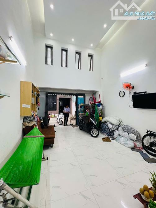 1 XẸT PHẠM VĂN XẢO -VĂN CAO - VƯỜN LÀI - VỊ TRÍ SIÊU VIP 100M RA MẶT TIỀN CHỈ 10.5 Tỷ - 2