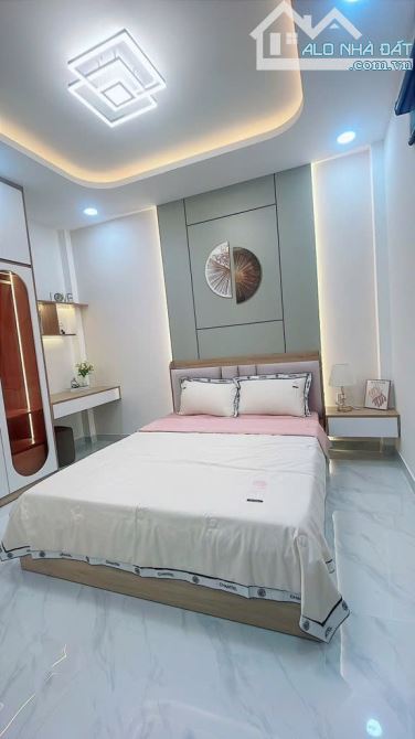 SIÊU PHẨM - SÁT QUẬN 1 - Chủ cần sang tên gấp nhà đường Lê Văn Duyệt phường 1 BT chỉ 5,9tỷ - 2