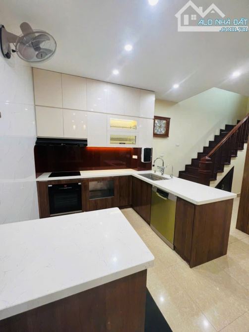 Cho thuê nhà nguyên căn tại Ngõ Xuân Đỉnh, Xuân Đỉnh, Bắc Từ Liêm. DT 70m x 3 tầng, giá - 2