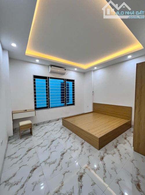 CẦU DIỄN. NHỔN. 33M. 5 TẦNG.6,1 TỶ. DÂN XÂY. 10M RA ÔTÔ. FULL NỘI THẤT.SIÊU HIẾM. - 2
