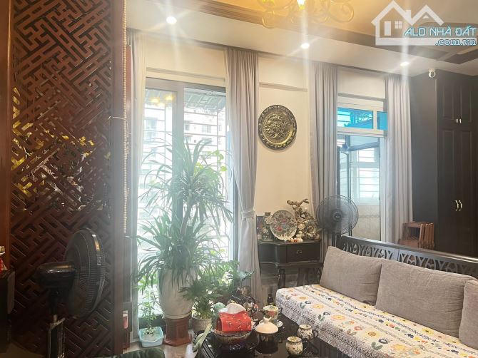 BÁN CẮN CHUNG CƯ  LÔ GÓC TẠI NGUYỄN CHÁNH KĐT NAM TRUNG YÊN 2PN TẶNG NỘI THẤT SANG SỊN - 2