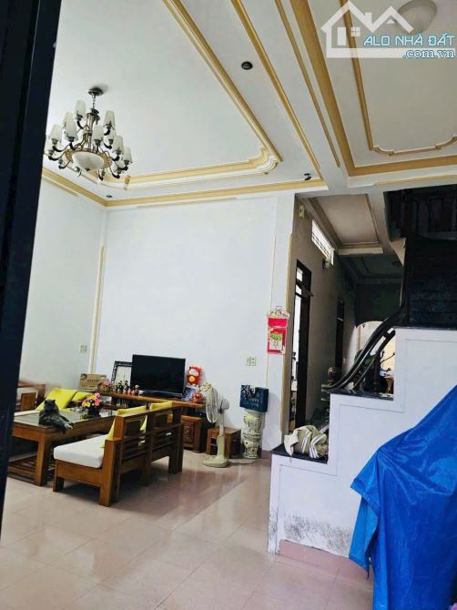 Bán nhà đẹp 02 tầng kiệt oto  Phan Chu Trinh, Tp.Huế giá rẻ chỉ 3,x tỷ  - DT: 135m2 - 2