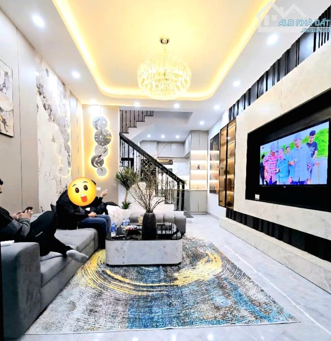 Bán Nhà Tam Hiệp , DT: 40m×5 tầng ô tô đỗ cửa giá 5.6 tỷ - 2