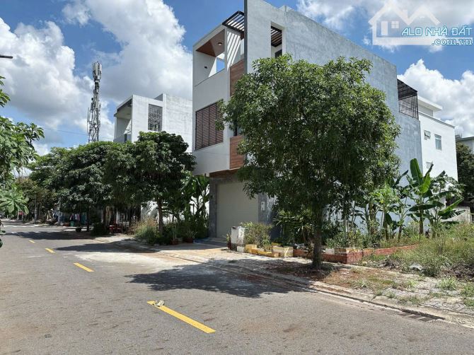ặt tiền Nguyễn Hữu Huân - giá bán lỗ 200 triệu so với giá mua vào- 2 tỷ 390 triệu-5*18 thổ - 2