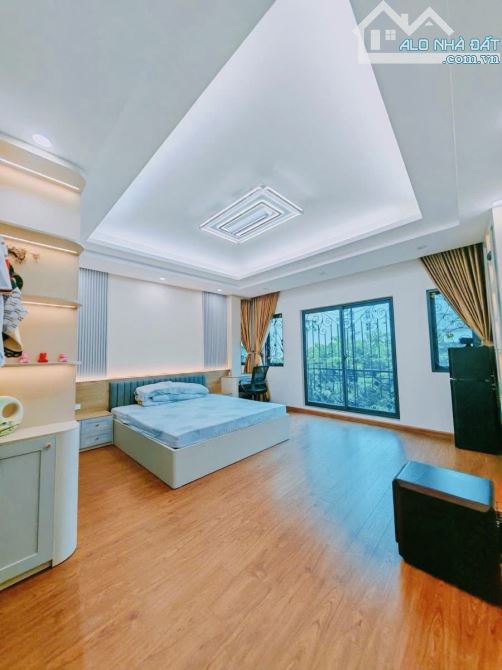 NHÀ ĐẸP DOÃN KẾ THIỆN TT CẦU GIẤY 35M x 6T,Mt 5.2M GIÁ 11.8TỶ Ô TÔ VÀO NHÀ FULL NỘI THẤT - 3