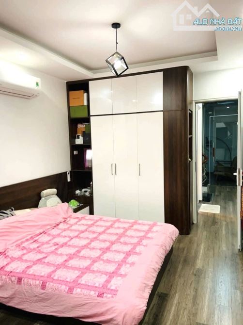 Cơ hội hiếm! Nhà 44m² x 5 tầng Yên Hoà, full nội thất, ô tô gần – chỉ 13,5 tỷ - 3