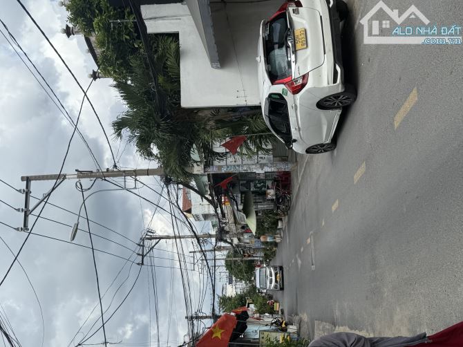 MTKD DHT05. Sát song hành. 12x17 195m2 cho thuê 20tr. 12 tỷ. Xây mới 7 tầng - 3