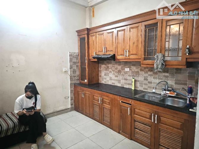 Duy nhất 1 căn- Bán Gấp Nhà 4T Văn Điển, 35m, 4,96ty, 3 bước ra QL1A, chợ trường - 3