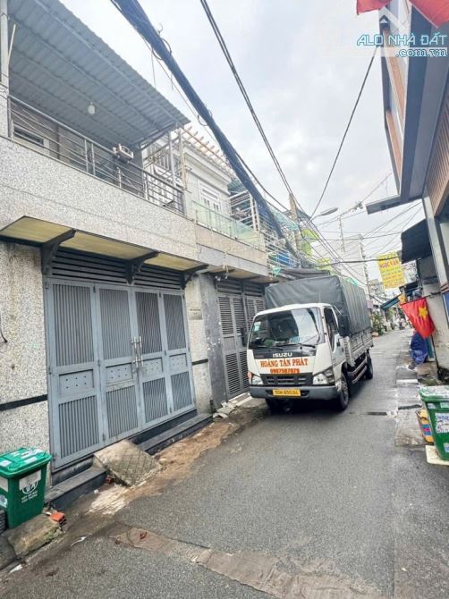 Bán nhà đường Lê Đình Cẩn Quận Bình Tân - 4x17 - 3 tầng - Nhỉnh 5 tỷ - 3