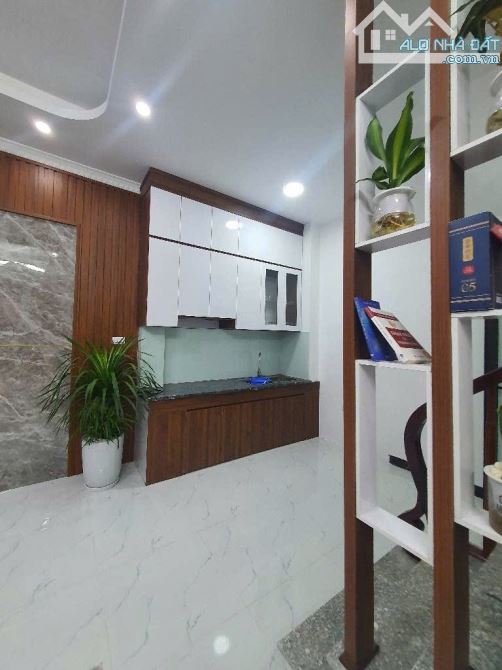 🌟 CƠ HỘI SỞ HỮU NHÀ ĐẸP TRUNG TÂM LONG BIÊN – GIÁ ĐẸP🌟  📍 Vị trí: Ngọc Trì – Long Biên - 3