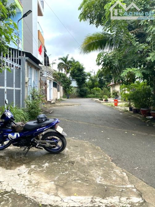 BÁN ĐẤT HẺM Ô TÔ NGAY CHỢ LONG TRƯỜNG, 52M2, CHỈ 3,08 TỶ - 3