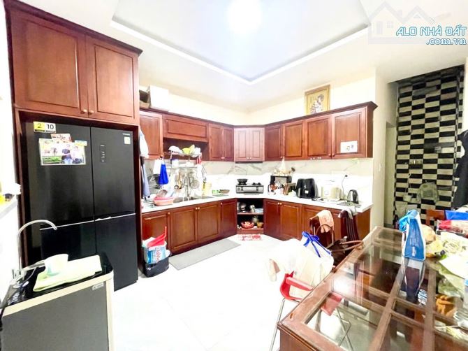Quang Trung Gò Vấp - Xe Hơi Tránh - Gara ô tô - 66m2, 6 ngủ - Kế chợ Hạnh Thông Tây - Giá - 3