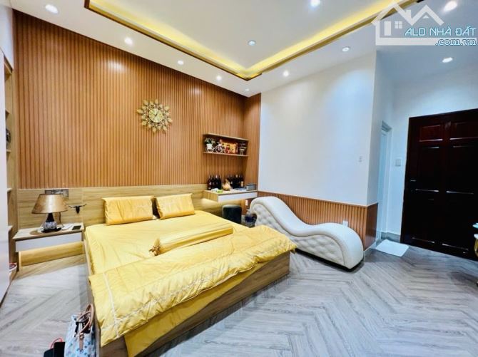 Căn hộ dịch vụ thu nhập cao giá rẻ nhất Tân Bình 100m², 8 phòng, 450tr năm, chỉ 8 tỉ - 3