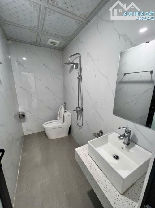 CẦU DIỄN. NHỔN. 33M. 5 TẦNG.6,1 TỶ. DÂN XÂY. 10M RA ÔTÔ. FULL NỘI THẤT.SIÊU HIẾM. - 3